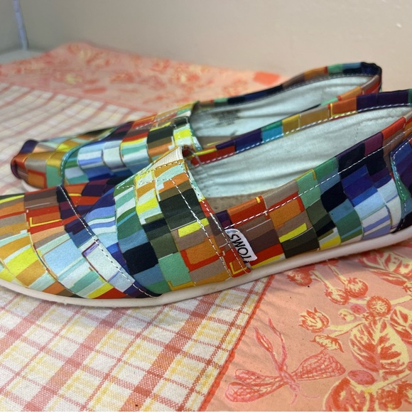 Toms Rainbow Pride Multicolor Geometric Slip On Flats Womens Size 7 Colorful! - Picture 5 of 8